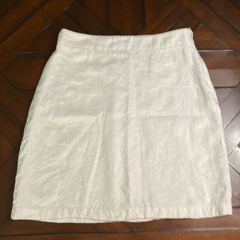 Tommy Bahama white linen skirt - size 6